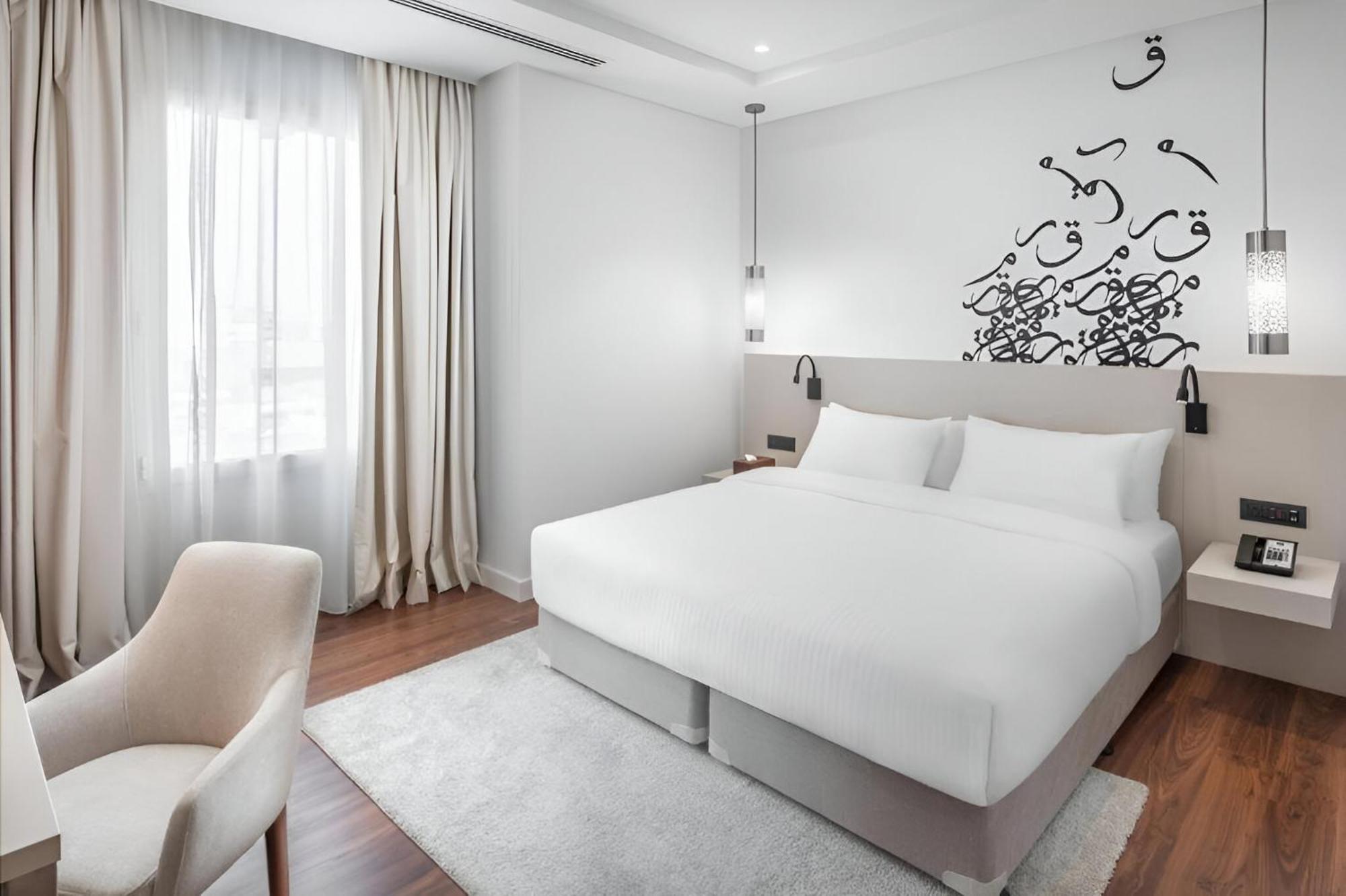 Landmark & Hotel 3*